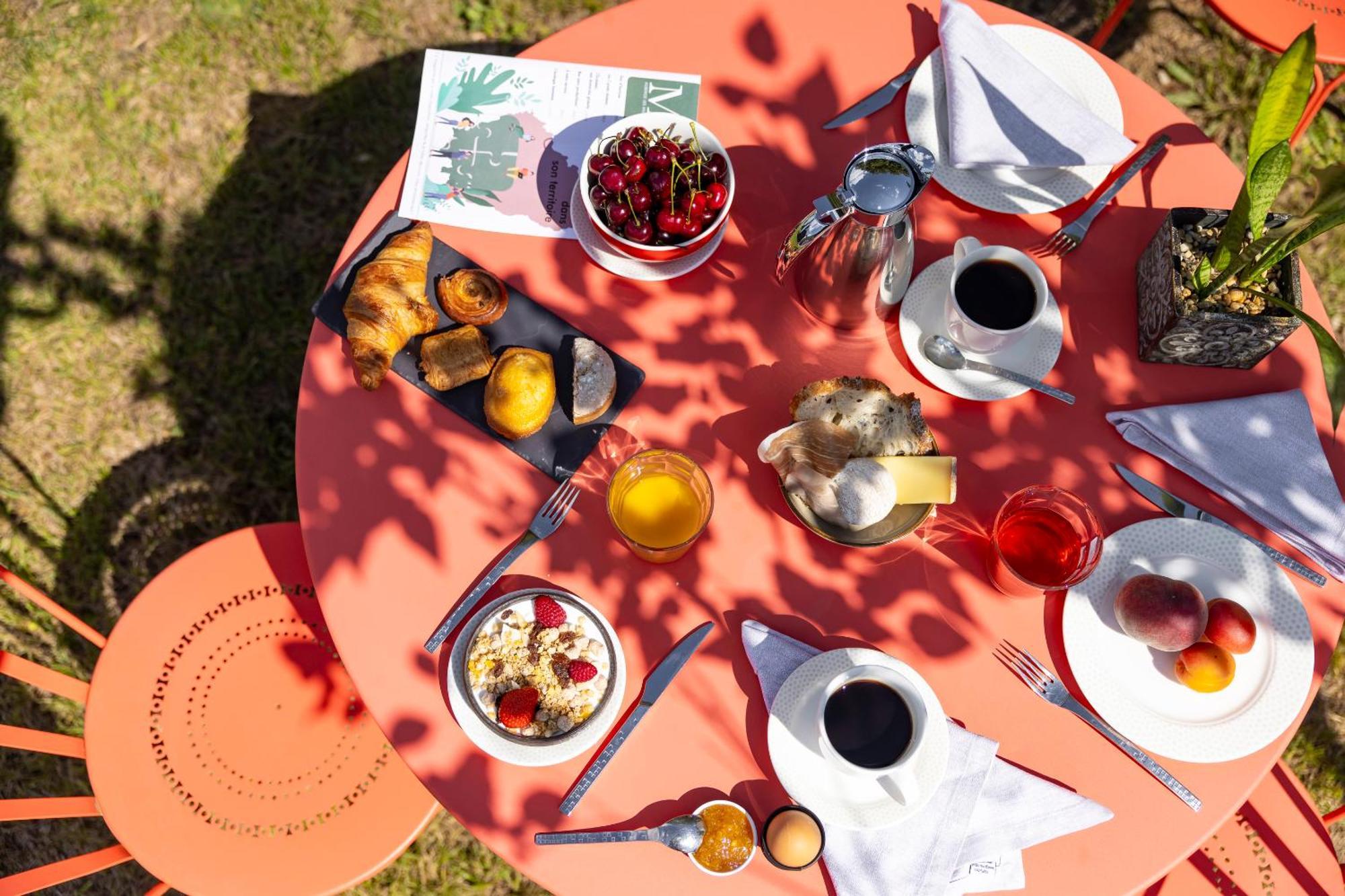 Logis Auberge Les Murets Hotel Restaurant Spa Chandolas 외부 사진